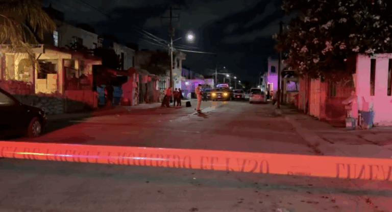 Ataque armado en Cancún; disparan contra vivienda y huyen en motocicleta
